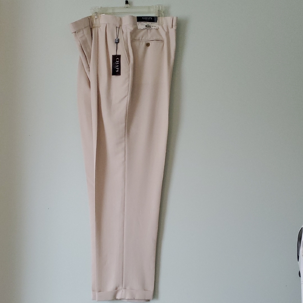 Chaps Men's Light Cream Stone Pleated Dress Pants